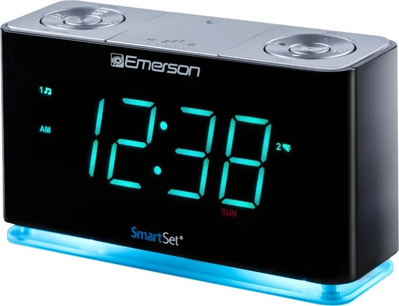 Emerson Smartset ER100301 Alarm Clock Radio Review image 4