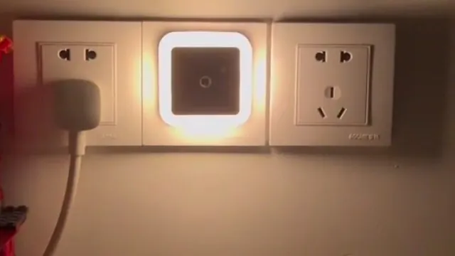 Sujeet Night Light Review: Plug-In Warm White 4-Pack image 8