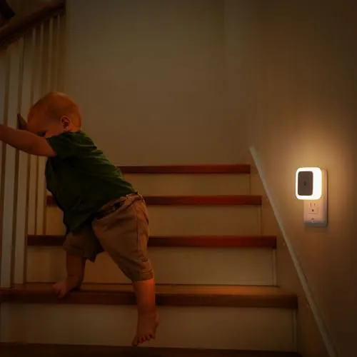 Sujeet Night Light Review: Plug-In Dusk-to-Dawn Value image 3